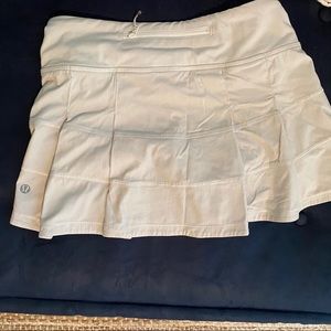 white lululemon pace rival skirt!